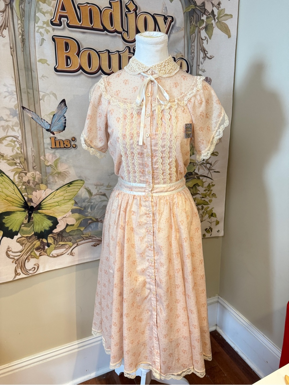 Delicate Peach Floral Lace-Trim Midi Dress